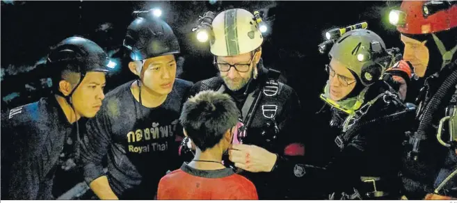  ?? G. H, ?? Se trata de una historia sobre los niños atrapados en la cueva de Tailandia en 2018.