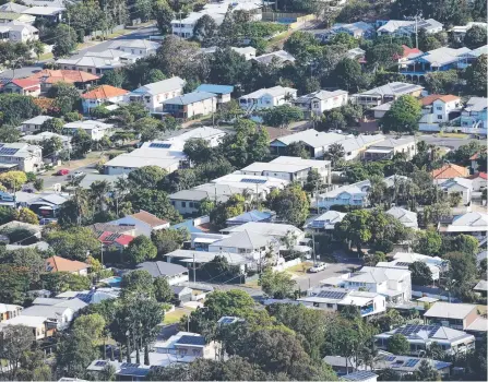  ?? ?? Many Aussie homeowners have been building up a financial buffer to meet expected rate rises.