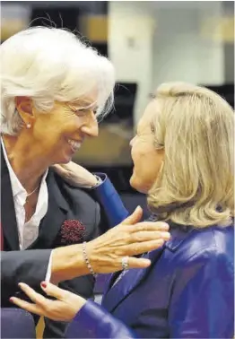  ?? Julien Warnand / Efe ?? Christine Lagarde saluda Nadia Calviño, ahir a Luxemburg.