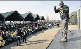  ??  ?? FINAL WORD: Gauteng premier David Makhura addresses ANC volunteers ahead of a door-to-door campaign in Tembisa yesterday