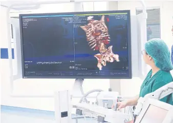  ??  ?? ACCURATE: Real-time 3D high-quality images are taken from inside the patient’s body.