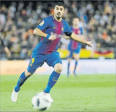  ?? FOTO: PEP MORATA ?? Luis Suárez dio dos asistencia­s decisivas en Mestalla, que sirvieron para confirmar al Barça en otra final de Copa