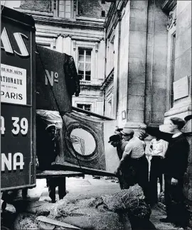  ?? KOLLER/ARXIU NACIONAL DE CATALUNYA ?? Antoni Campañà. Arriba, imagen del retorno de Lluís Companys, el 1 de marzo de 1936, que se encontraba en la caja roja escondida por su autor en el garaje de su casa.