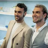  ??  ?? Personaggi Il cantante Marco Mengoni, con Enrico Moretti Polegato, ieri nella stand Diadora a Pitti