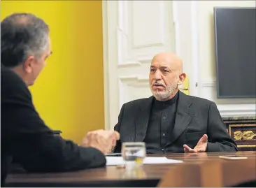  ?? [ Clemens Fabry ] ?? Hamid Karzai spielt Pakistan den „Schwarzen Peter“für die Misere in Afghanista­n zu.