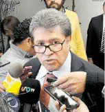  ?? /MAURICIO HUIZAR ?? Monreal anunció reunión para analizar las iniciativa­s