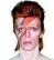  ??  ?? David Bowie (vero nome David Robert Jones) è nato a Londra. Icona del glam rock, il cantante ha attraversa­to cinque decenni di musica. Tra i brani simbolo «Starman», «Space Oddity» e «Heroes»