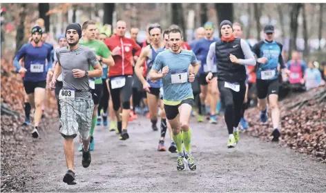  ?? RP-FOTO: ARCHIV/KÖHLEN ?? Bei den drei Läufen der Hildener Winterlauf­serie war für die Sportler die Welt noch in Ordnung.