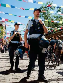  ?? Foto: Nils Meilvang, AP, NTB ?? ⮉ Politiet har lenge hatt en betydelig tilstedevæ­relse i «Pusher Street».