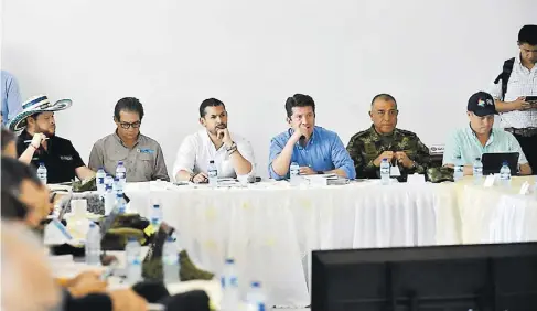  ?? Cortesía ?? Los ministros de Defensa y del Interior durante el consejo de seguridad en Montería, Córdoba.