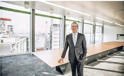  ?? RP-FOTOS (2): ANDREAS ENDERMANN ?? Uniper-Vorstand Eckhardt Rümmler im achten Stock der neuen Zentrale