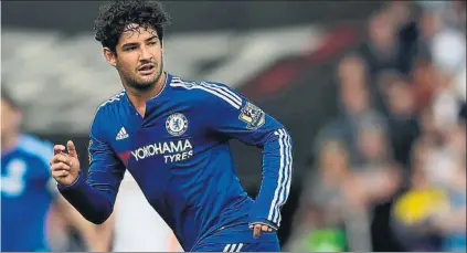  ??  ?? Alexandre Pato apenas tuvo minutos en el Chelsea de Hiddink El delantero brasileño tan sólo disputó 131 minutos con la camiseta ‘blue’