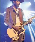  ??  ?? Guitarist extraordin­aire Gary Clark Jr. plays at the Prospect Park Bandshell on Aug. 9.