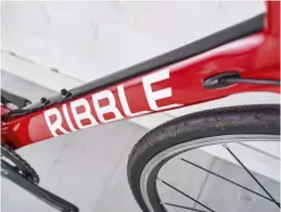  ??  ?? neat touch: Di2-compatible cabling is internally routed