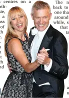  ?? ?? Sara with Jeremy Vine at the 2015 TV Choice Awards
Sara with fellow Radio 2 DJ Jeremy Vine, who also pops up in her new book