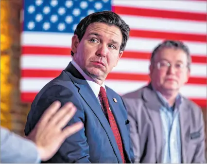  ?? ?? Iowa. El gobernador de Florida, Ron Desantis, habla en Stone Cliff Winery en Dubuque, 14 de enero de 2024.