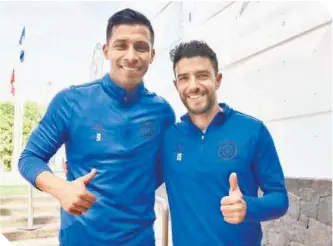  ?? ?? Ángel Sepúlveda (izq.) cierra filas con su nuevo capitán, Nacho Rivero.