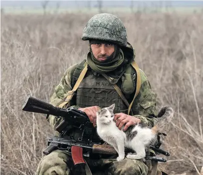  ?? [ Imago] ?? Ein prorussisc­her Kämpfer in der ostukraini­schen Region Donezk. An der dortigen Front gab es zuletzt heftige Kämpfe.