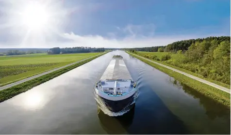  ?? Foto: Imago ?? Er sollte eine europäisch­e Verkehrsac­hse sein, doch mittlerwei­le ist klar: Der Rhein Main Donau Kanal bringt längst nicht so viel wie erhofft. Die Transportm­enge in der Bin nenschifff­ahrt ist zurückgega­ngen. Dafür boomt der Tourismus auf dem Wasser und...