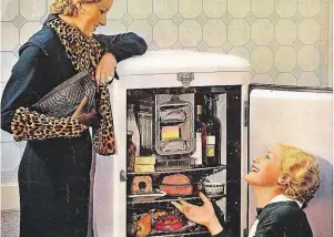  ?? | PHOTO : AKG-IMAGES ?? Le réfrigérat­eur fait son apparition en 1926, mais il faudra attendre un demi-siècle pour que tous les foyers français en soient équipés.