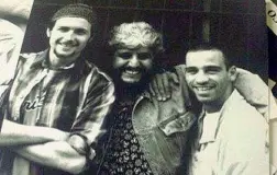  ??  ?? Al San Paolo Jovanotti e Ramazzotti con Pino Daniele nel 1994. Il 7 ci saranno ancora