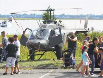  ?? Hearst Connecticu­t Media file photo ?? A Kiowa helicopter on display in September in Stratford that is used by the town’s police department. In April, Stratford-based Sikorsky Aircraft won a $938 million award from the U.S. Department of Defense to design an armed scout helicopter to perform reconnaiss­ance missions for which the U.S. Army long relied on the Kiowa.