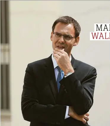  ??  ?? MARKUS
WALLNER Markus Wallner (52) ist seit 2011 Landeshaup­tmann von Vorarlberg. 2014 verlor seine ÖVP die absolute Mehrheit und regiert seither mit den Grünen. Nächste Woche wählt Vorarlberg den Landtag