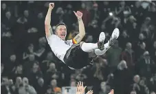  ?? FOTO: AFP ?? Lukas Podolski es elevado a la categoría de ídolo en Alemania. Lukas Podolski