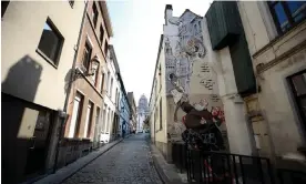  ?? Anadolu Agency/Getty Images ?? This mural depicting Josephine Baker has offended some Brussels locals. Photograph: