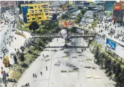  ?? AFP ?? Seguidores de Evo Morales bloquearon vías en La Paz.