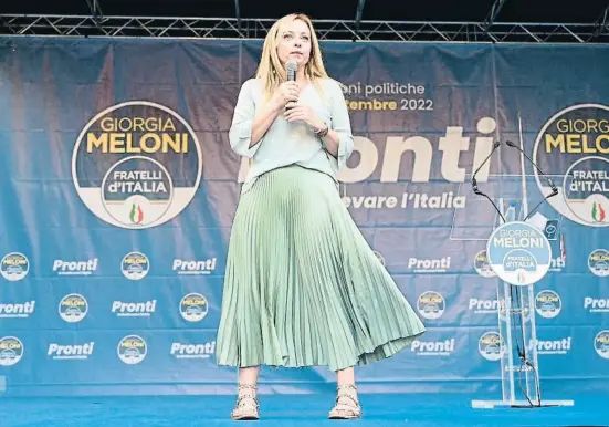  ?? VINmENZO PINTO / A P ?? Giorgia Meloni dimarts en el primer míting de campanya, a Ancona