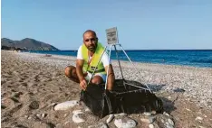  ?? Foto: Susanne Güsten ?? Ihsan Akdemir liegt das Wohl der Meeresschi­ldkröten am Herzen. Die Zukunft seines ganzen Dorfes hängt von den Reptilien ab.