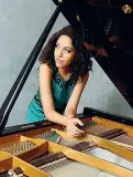  ??  ?? ● Stasera la pianista Beatrice Rana, il violoncell­ista Mischa Maiksy e il baritono Luca Salsi inaugurano la serie dei quattro concerti che segnano la riapertura del Teatro alla Scala (ore 20, € 48-24)