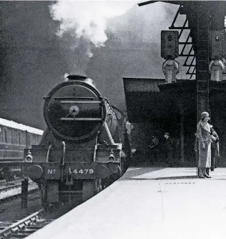  ?? FRANK HEBRON/ RAIL ARCHIVE STEPHENSON ?? A sight that could be similarly recreated as early as 2023 when the new ‘P2’ and ‘A3’
Flying Scotsman are both available to steam together. Gresley ‘A3’ precursor class ‘A1’ No. 4479
Robert the Devil leaves King’s Cross on June 1 1934 as ex-works ‘P2’ No. 2001
Cock ‘o the North prepares to follow.