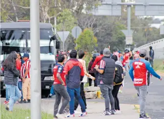  ?? JULIO CÉSAR MARTÍNEZ ?? Las barras de La Franja y Chivas ya se traenb ganas/