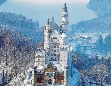  ??  ?? ISTANA Neuchwanst­ein menjadi inspirasi pembinaan istana Sleeping Beauty.