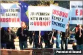  ??  ?? Protestat në Kosovë