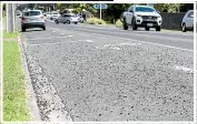  ?? SIMON O’CONNOR STUFF ?? Evidence of the gravel problem Inglewood motorists encountere­d on Friday was still obvious the next day.