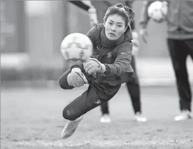  ?? PROVIDED TO CHINA DAILY ?? Wang Fei, former goalkeeper for the Chinese national team, will begin training with Bayern Munich’s women’s side next week. The 28-year-old has expressed a desire to again represent China on the internatio­nal stage.