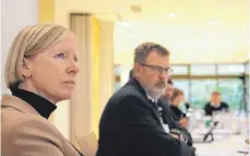  ?? FOTO: MICHAEL HESCHELER ?? Landrätin Stefanie Bürkle und Pfullendor­fs Bürgermeis­ter Thomas Kugler vertreten die Vorbehalte ihrer Gremien.