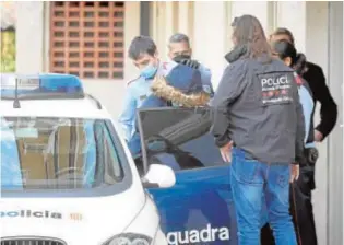  ?? EFE ?? Uno de los detenidos ayer por los Mossos, en Sant Feliu de Guíxols