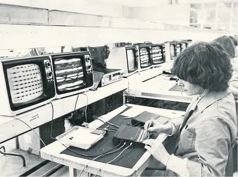  ??  ?? NIMBLE FINGERWORK: Workers carry out last tests on new Sinclair computers at the Dundee Timex factory in 1982.