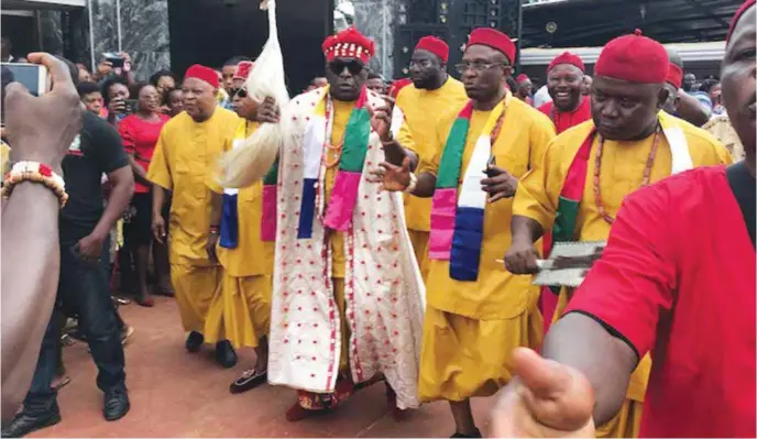  ??  ?? Members of Olu Ogidi performing during the festival