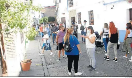  ?? JUAN AYALA ?? Colas en los Patios del Alcázar Viejo durante la edición especial del pasado mes de octubre