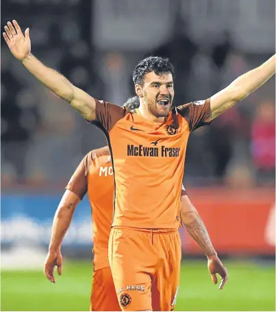  ?? Picture: SNS. ?? Scott Fraser swept home a free kick to help the promotionc­hasing Tangerines to a 5-0 win over Brechin City at Glebe Park on Tuesday.