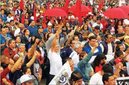  ?? The Associated Press ?? A large crowd takes part in a labour rally during NAFTA talks in Mexico City on Friday.