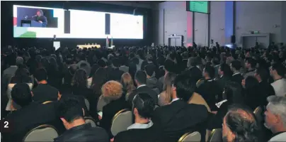  ??  ?? 2 2 - En el Sheraton Córdoba Hotel se dieron cita más de 1.300 asistentes y representa­ntes de más de 100 cámaras empresaria­les. Durante el Forum Pyme, MPM suscribió convenios de cooperació­n con 100 cámaras de diversos sectores y regiones de la provincia.