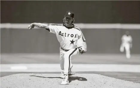 FILE : Ken Caminiti of the Houston Astros before batting practice