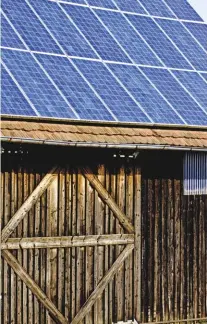  ??  ?? For remote barns, solar power can provide electricit­y without attaching to the grid.