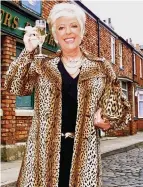  ??  ?? Cheers chuck: Bet Lynch in Corrie